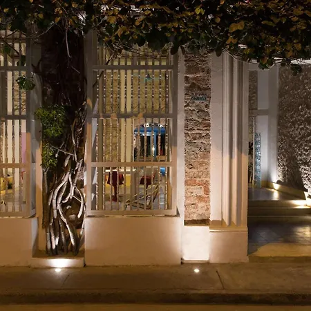 Сasa de vacaciones Nok Luxury Colonial 6br With Pool Staff & Breakfast At Getsemani *